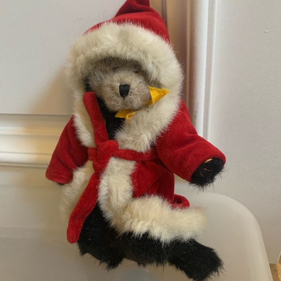 Boyd’s Bears Stuffed Christmas Bear with Robe